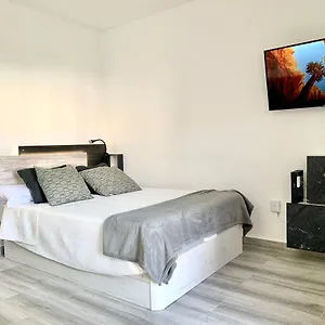 https://apartamento-premium-con-piscina-recepcin-24hs.es-andalucia.com